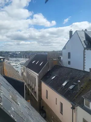 Vue générale sur Concarneau ou vue de la ville depuis l'appartement