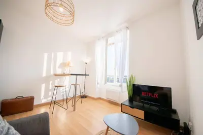 Coin salon dans l'établissement Superbe appartement 2 pièces avec vue mer - Brest