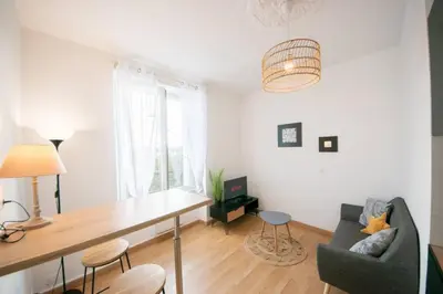 Coin salon dans l'établissement Superbe appartement 2 pièces avec vue mer - Brest