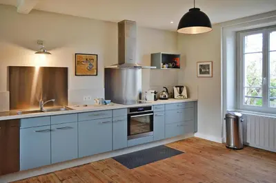Cuisine ou kitchenette dans l'établissement Holiday Home Locquirec by Sandy Beach