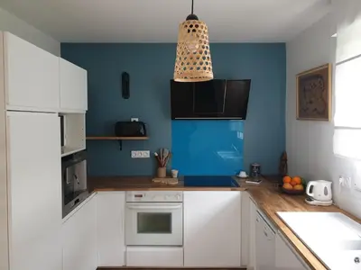Cuisine ou kitchenette dans l'établissement Maison à Roscoff à 150 m de la thalasso et des plages