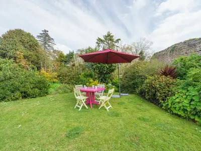 Jardin de l'établissement Holiday Home Le Pigeonnier by Interhome