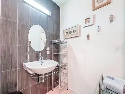 Salle de bains dans l'établissement Holiday Home Gevanac by Interhome