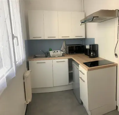 Cuisine ou kitchenette dans l'établissement Location 2 pers centre historique de quimper