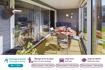 Coin salon dans l'établissement Chalet pour 4 - Résidence avec piscine
