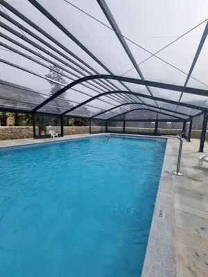 Piscine de l'établissement Camping de l Orangerie de Lanniron Mobilhome Esprit Zen R26 ou située à proximité