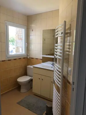 Salle de bains dans l'établissement L’évidence