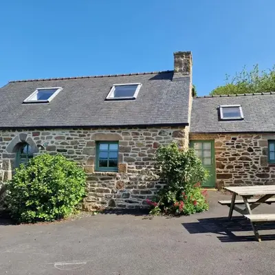 Charming Estate in Plougasnou near GR34 Trail