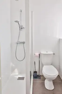 Salle de bains dans l'établissement Echappee relaxante au bord de l ocean a Penmarch