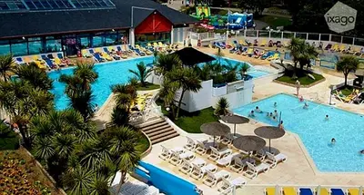 Piscine de l'établissement LE PETIT BONHEUR ou située à proximité