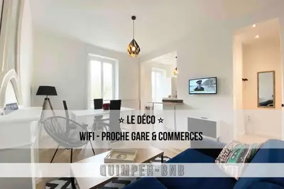 Télévision ou salle de divertissement dans l'établissement LE DECO - Confort - Wifi - Luminosité - Entre gare et Centre