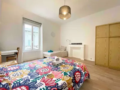 Un ou plusieurs lits dans un hébergement de l'établissement LE DECO - Confort - Wifi - Luminosité - Entre gare et Centre