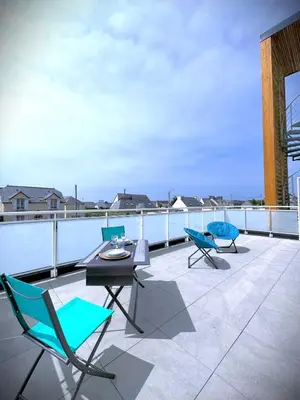 Balcon ou terrasse dans l'établissement Le Grand Large-Appart proche mer avec terrasse