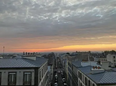 Lever ou coucher de soleil vu de l'appartement ou à proximité