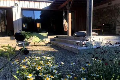 Jardin de l'établissement Saint-Tuge Maison de vacances