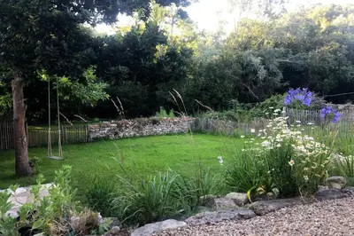 Jardin de l'établissement Saint-Tuge Maison de vacances