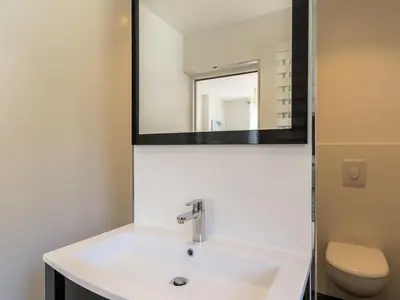 Salle de bains dans l'établissement Holiday Home Maison du Venec by Interhome