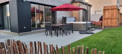 Jardin de l'établissement Villa Lou Sanaé - Bord de mer - Spa, paddle, Kayak - Classé 4 étoiles