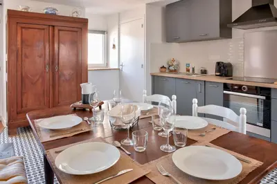 Cuisine ou kitchenette dans l'établissement Belle maison pour 5 en pays Bigouden