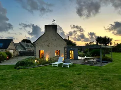 Jardin de l'établissement Ker Tornaod Maison familiale avec accès direct à la mer