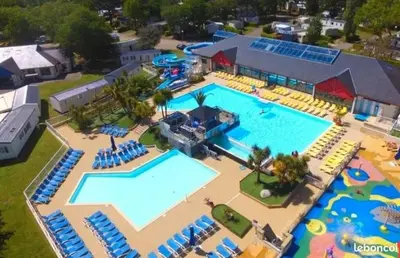 Piscine de l'établissement L EVASION ou située à proximité