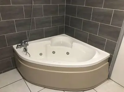 Salle de bains dans l'établissement Maison à Pont-Croix