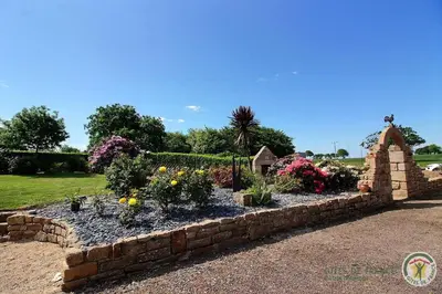 Jardin de l'établissement Chambre de kergomar