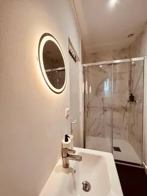 Salle de bains dans l'établissement L'Art Déco - Home Homy