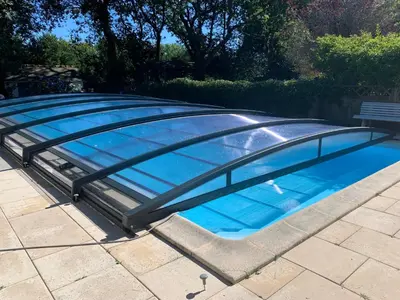 Piscine de l'établissement La Gentilhommière ou située à proximité