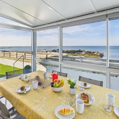 -AVEL DRO- Belle maison familiale vue mer corniche