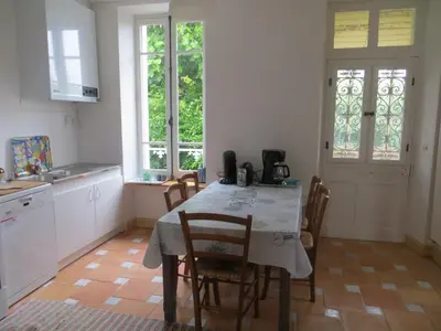 Cuisine ou kitchenette dans l'établissement Villa Crozon 6 à 8 pers vue mer