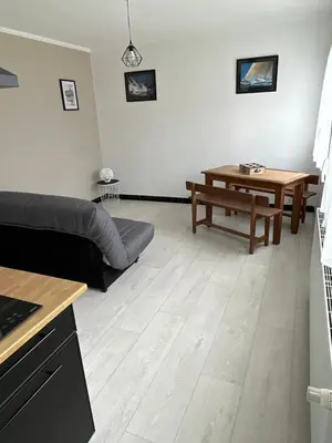 Coin salon dans l'établissement Locplestin