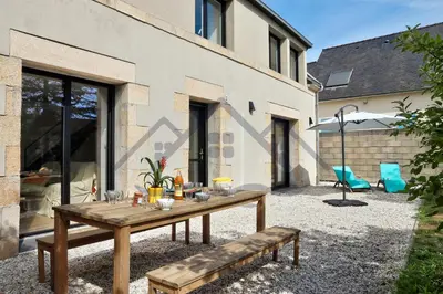 Terrasse ou espace extérieur de l'établissement LocaLise - M3C - La petite Bigoudène - Maison entièrement rénovée en duplex avec jardin - Tout à pied, plage, port, centre, commerces - Wifi inclus - Draps inclus - Animaux bienvenus