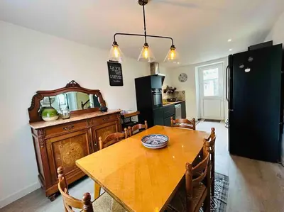 Cuisine ou kitchenette dans l'établissement La villa Marguerite, face mer avec terrasses