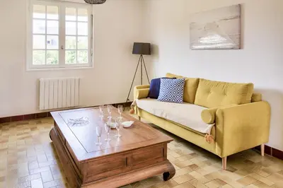 Coin salon dans l'établissement 700m plage - maison pour 8 - Grand jardin