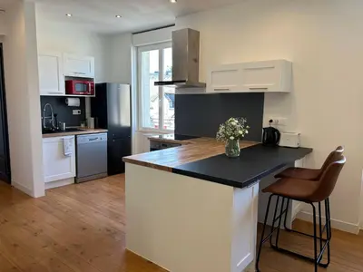 Cuisine ou kitchenette dans l'établissement Appartement confortable de 80m2 Centre ville de Quimper & Parking privé