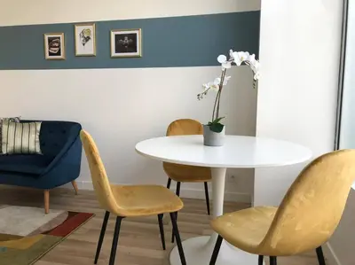 Coin salon dans l'établissement Studio Armorique - commerces