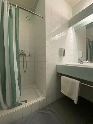 Salle de bains dans l'établissement Ti menez Are