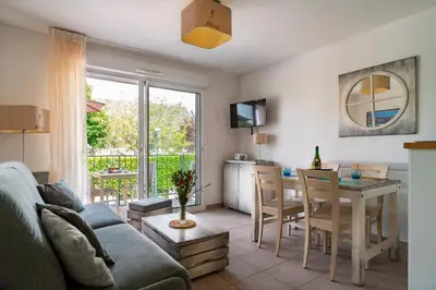 Coin salon dans l'établissement Le Kichen - Appt proche de la plage
