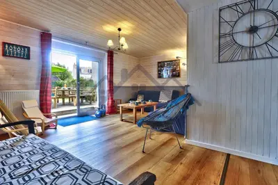 Coin salon dans l'établissement LocaLise - M26 - Ty Vakansou - Maison avec jardin au Guilvinec - Tout à pied, plage, port, centre - Wifi inclus - Draps inclus - Animaux non admis