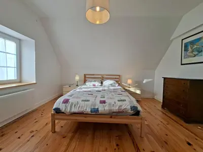 Un ou plusieurs lits dans un hébergement de l'établissement Maison Familiale Locquirec -Vue Mer - 6 chambres - 11personnes - Bretagne - Finistère Nord