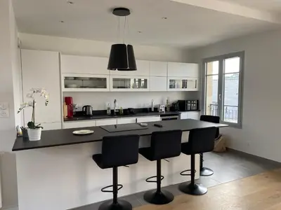 Cuisine ou kitchenette dans l'établissement Le duplex Saint-Corentin - Hyper Centre - Parking Privé
