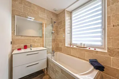 Salle de bains dans l'établissement KerMad - Maison avec jardin