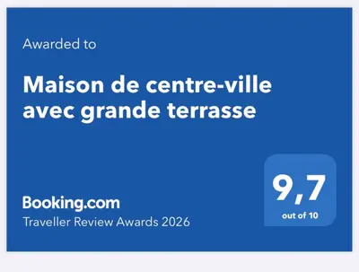 Certificat, récompense, panneau ou autre document affiché dans l'établissement Maison de centre-ville avec grande terrasse