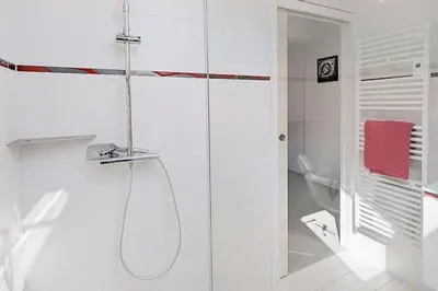 Salle de bains dans l'établissement Appartement pour 3 personnes Sur la plage Les pieds dans leau