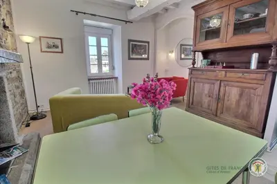Cuisine ou kitchenette dans l'établissement Le presbytere