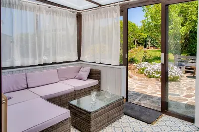 Jardin de l'établissement Grande maison familiale pour 8 avec jardin