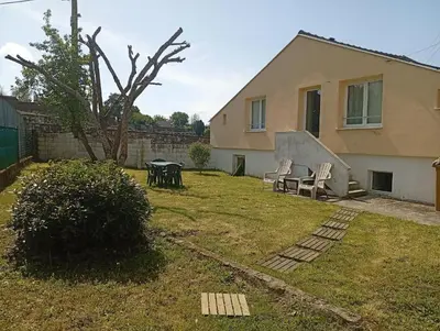 Jardin de l'établissement Cosy et moderne centre ville Gourin