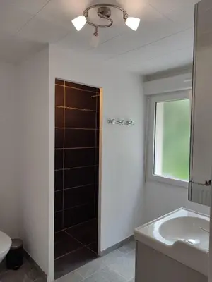 Salle de bains dans l'établissement Auberge du Mer-Made Landévennec GR34