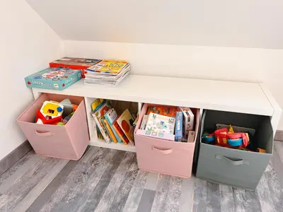 Bibliothèque dans la maison de vacances